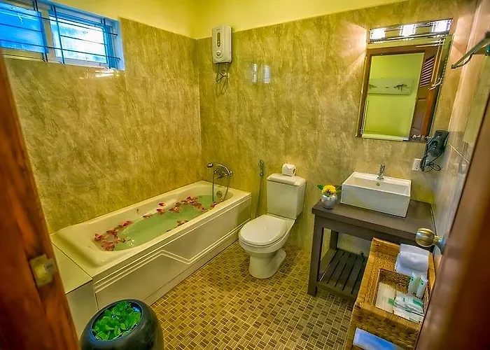 River And Hotel 4*