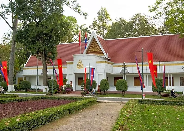 Hotel River And